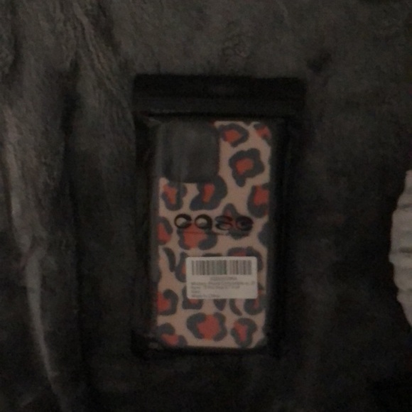 iPhone 13 Pro Max leopard phone case - Picture 2 of 2